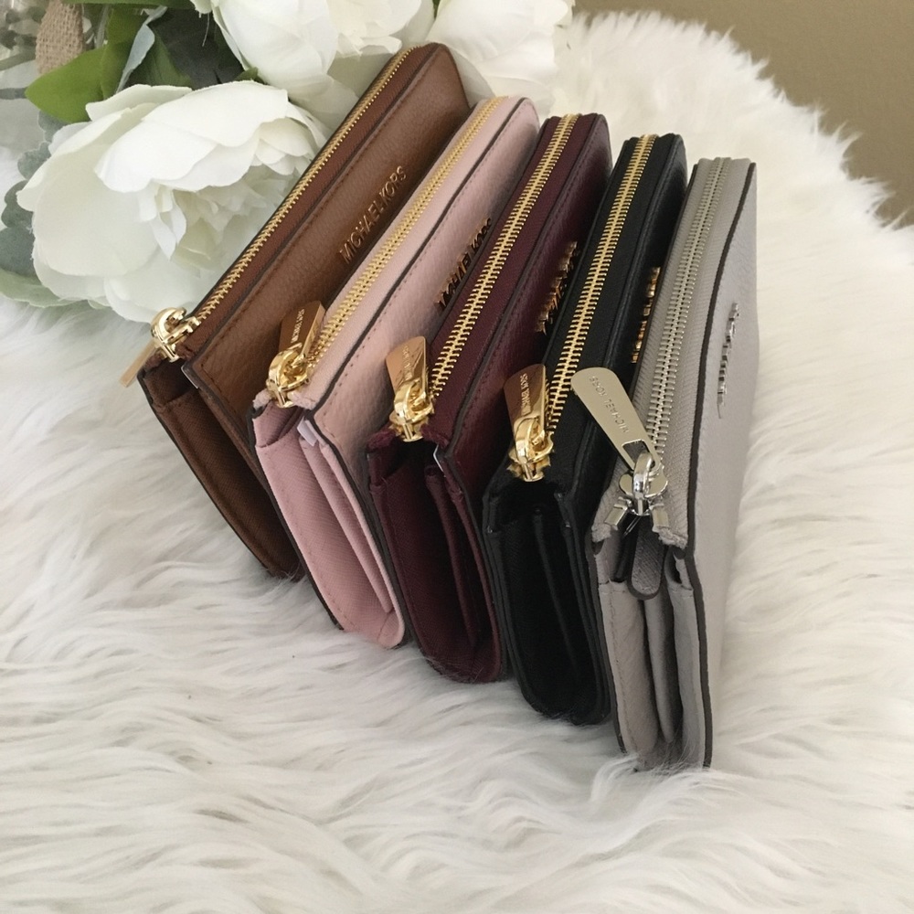Michael Kors jet set LG three quarter zip wallet - Picture 5 of 7
